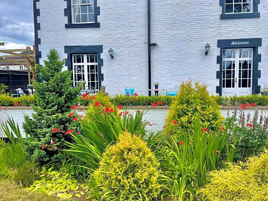 Eagle House - Award Winning B&B and Apartment