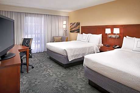 Queen Room with Two Queen Beds - Hearing Accessible