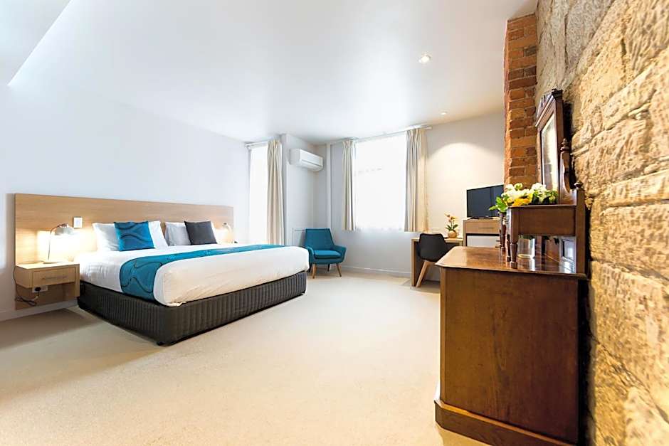 Customs House Hotel