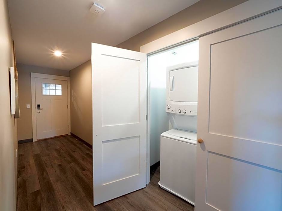 Long Beach Suites