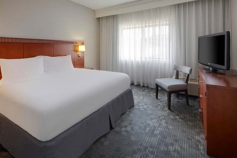 Courtyard by Marriott Dallas Addison/Midway
