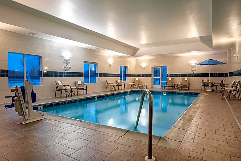 Holiday Inn Express and Suites Edwardsville By IHG