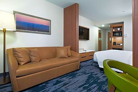 1 Bedroom Suite, 1 King, Sofa bed