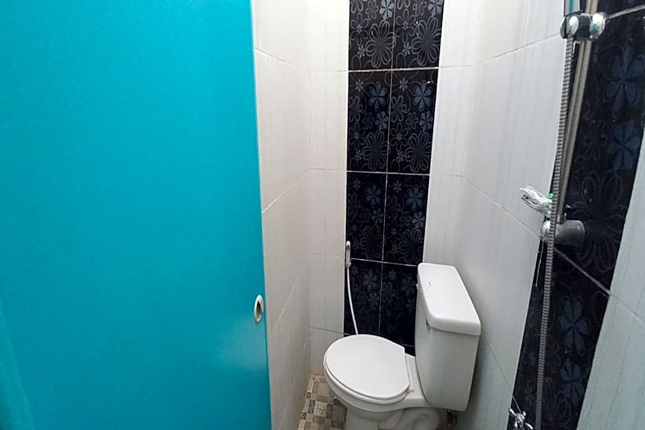 OYO 93768 Setia Budi Guest House 1