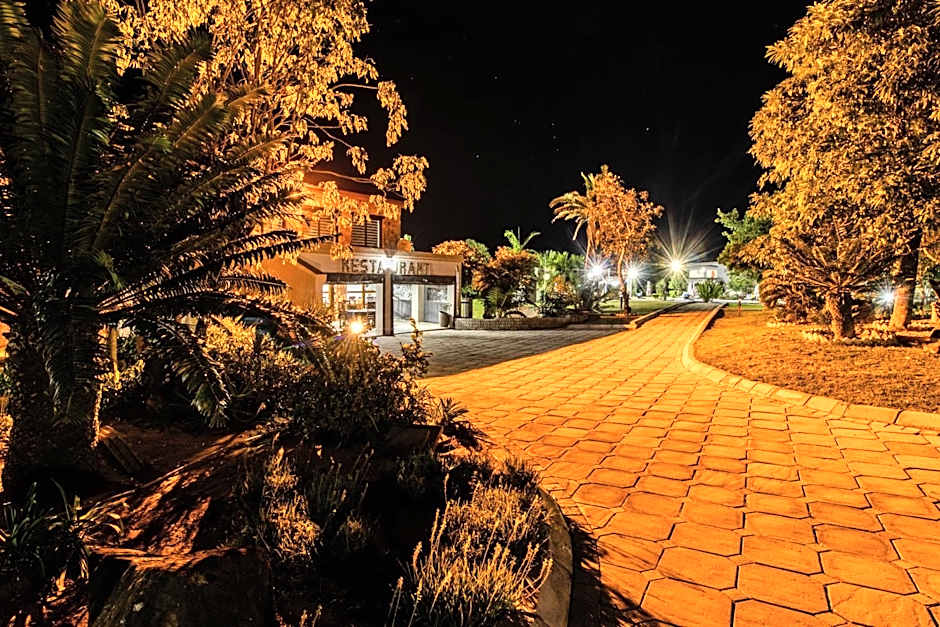 ASANTE MOUNTAIN LODGE