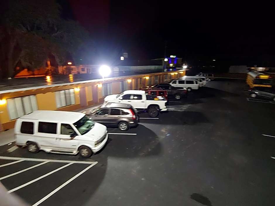 Relax Inn Silver Springs