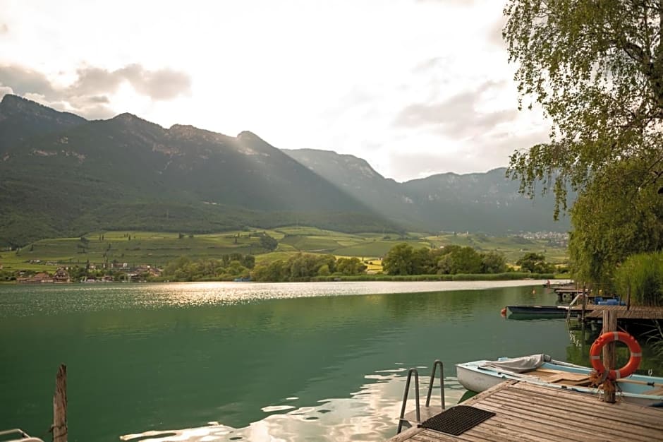 Leuchtenburg am See