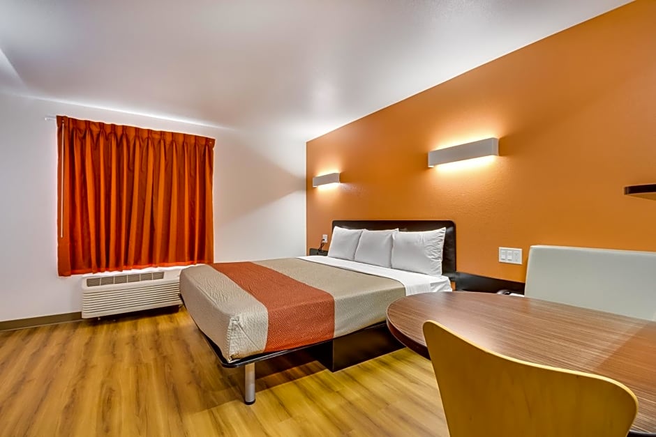 Motel 6-Tulsa, OK