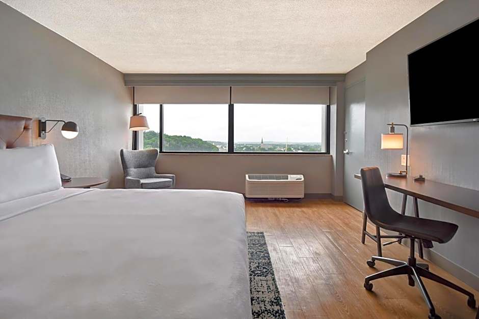 Four Points by Sheraton Boston Newton
