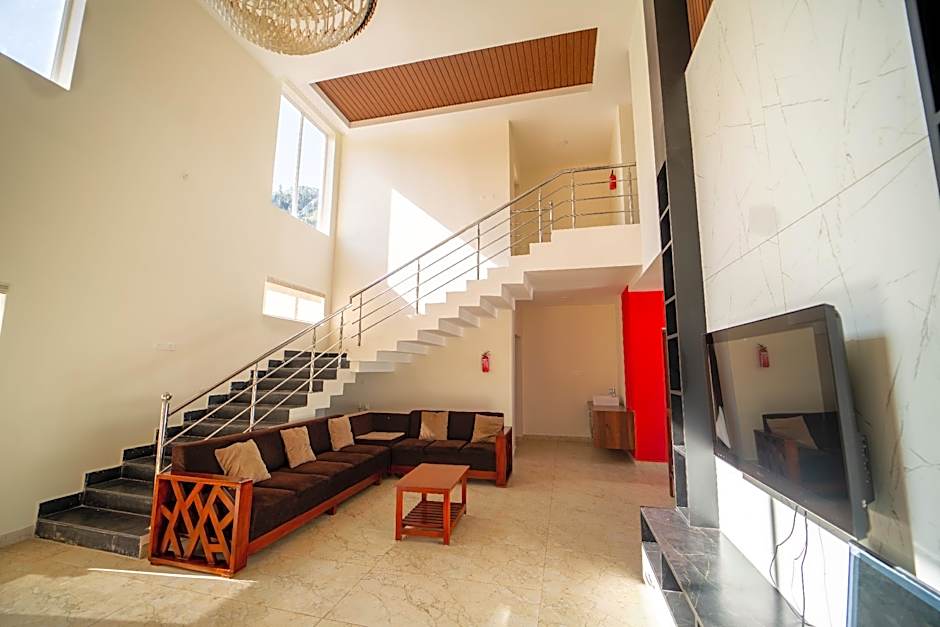 Queen's Hotel Mount garden Kodaikanal