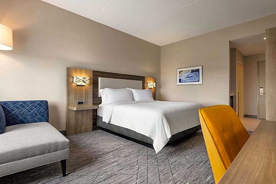 Holiday Inn Express - Strathroy By IHG