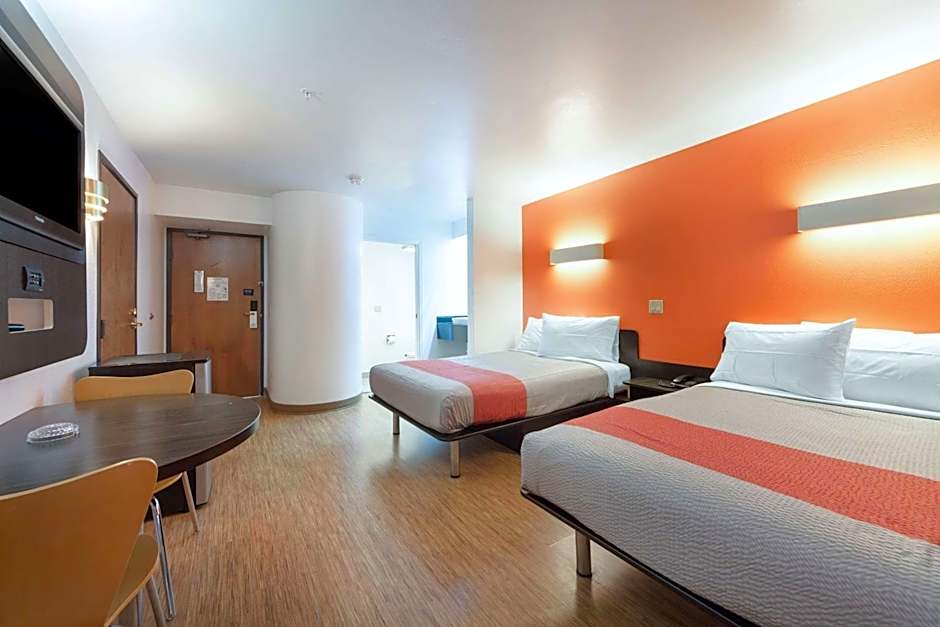 Motel 6-Dallas, TX - Northeast