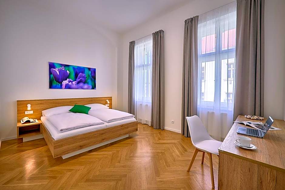 DownTown Suites Rubesova