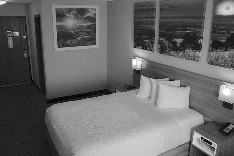 Days Inn by Wyndham Colby