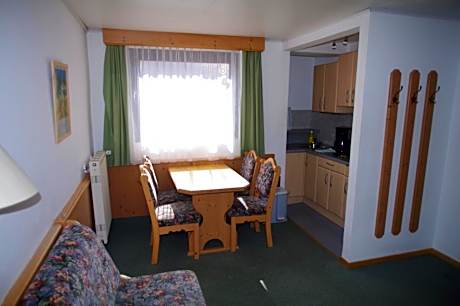 Apartment with Mountain View