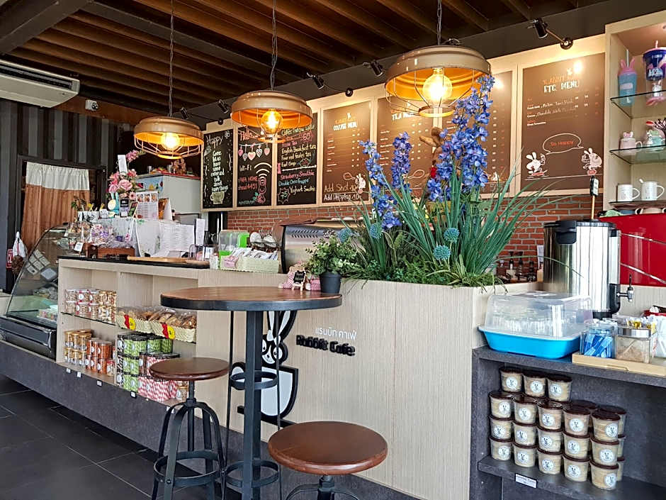 Papa's Home And Rabbit Café