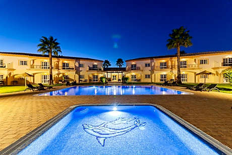 Atalaia Sol Aparthotel - tennis & heated pool in winter