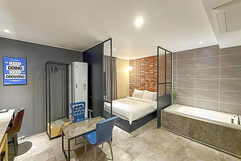 Docking Hotel