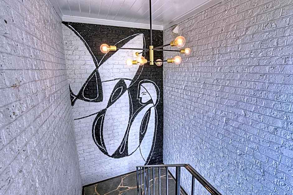 The Home Collection CLT: 510 Queens