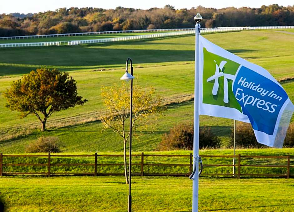 Holiday Inn Express London - Epsom Downs By IHG