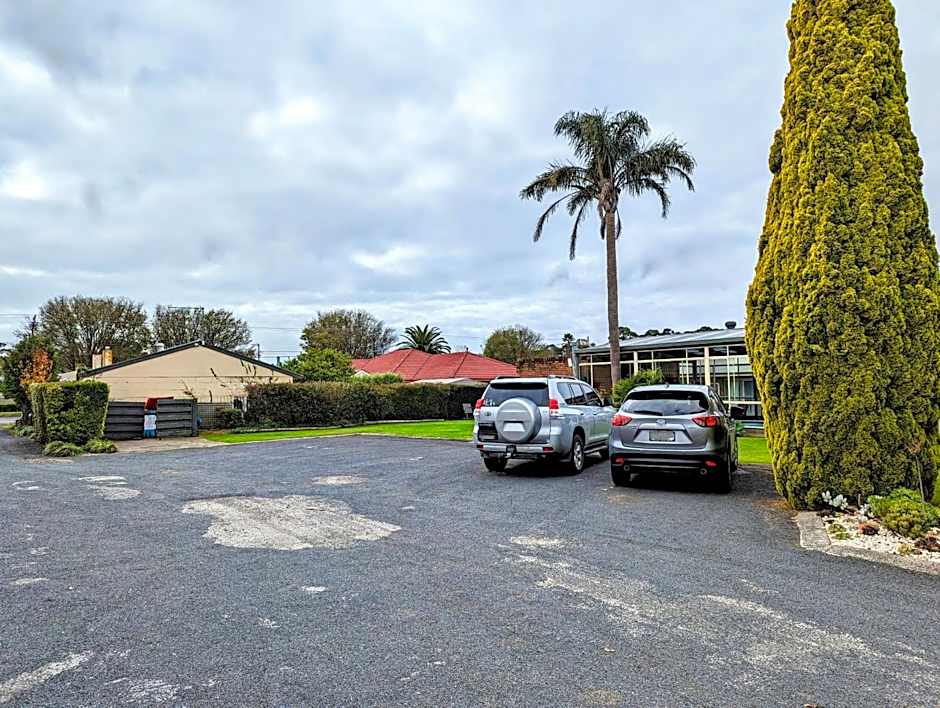 Arkana Motor Inn & Terrace Apartments