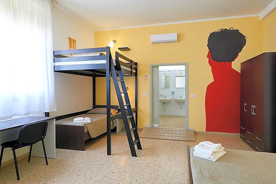 Soleē, Family Holidays & Hostelling