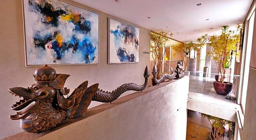 KoenoKoeni Boutique Hotel