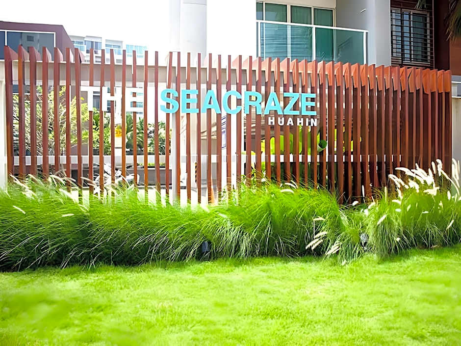 The Seacraze Hua Hin  Studio 5th Fl (by Montri C)