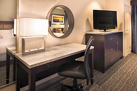 Standard King Room with Accessible Tub - Mobility Access