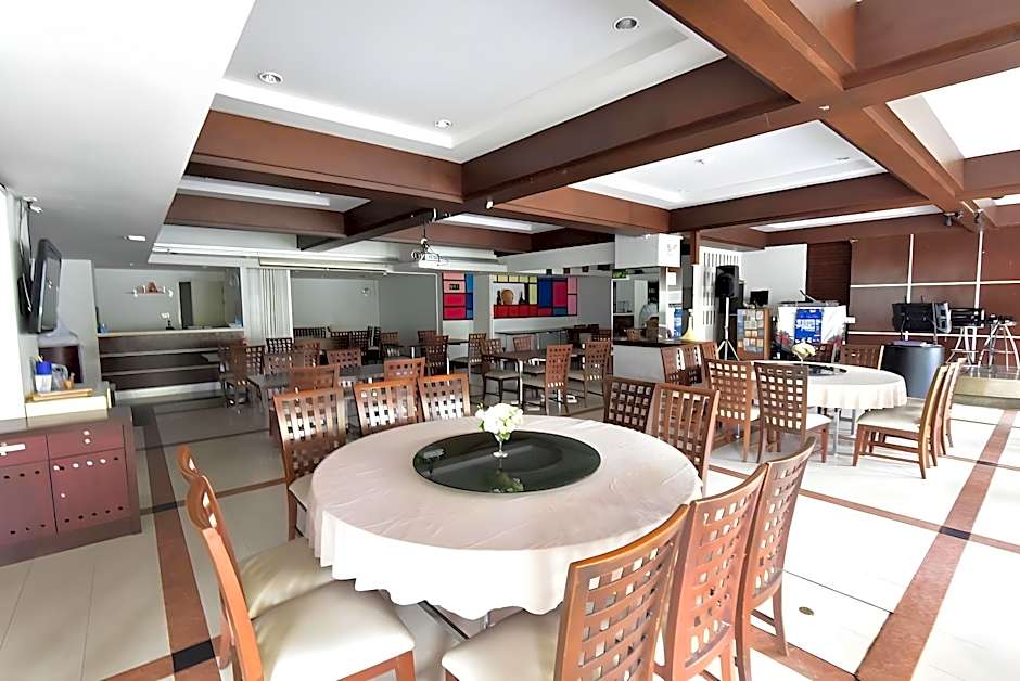 New Season Hotel