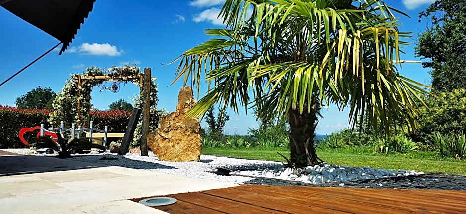 "Notre Bastide" Maison et table d'hôtes sur réservation, Piscine, Climatisation, Jacuzzi, Prise pour VE