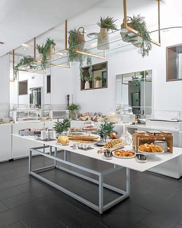 Hospes Puerta de Alcalá, a Member of Design Hotels