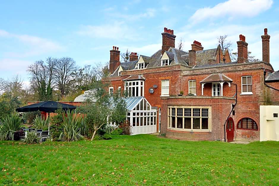 Premier Inn London Croydon South (A212)