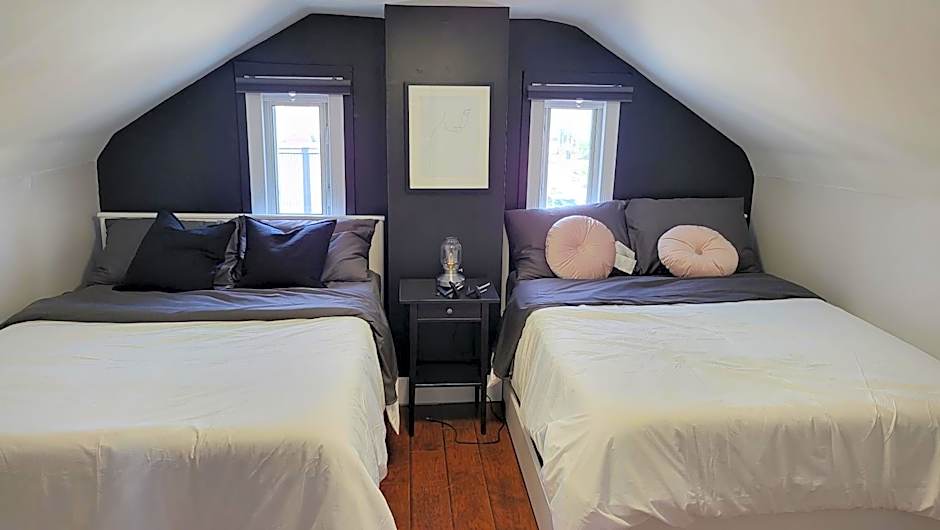 JstLikeHome - Old Ottawa Suite & Guesthouse