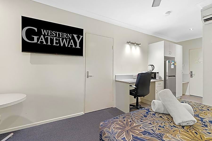 Western Gateway Motel and Apartments