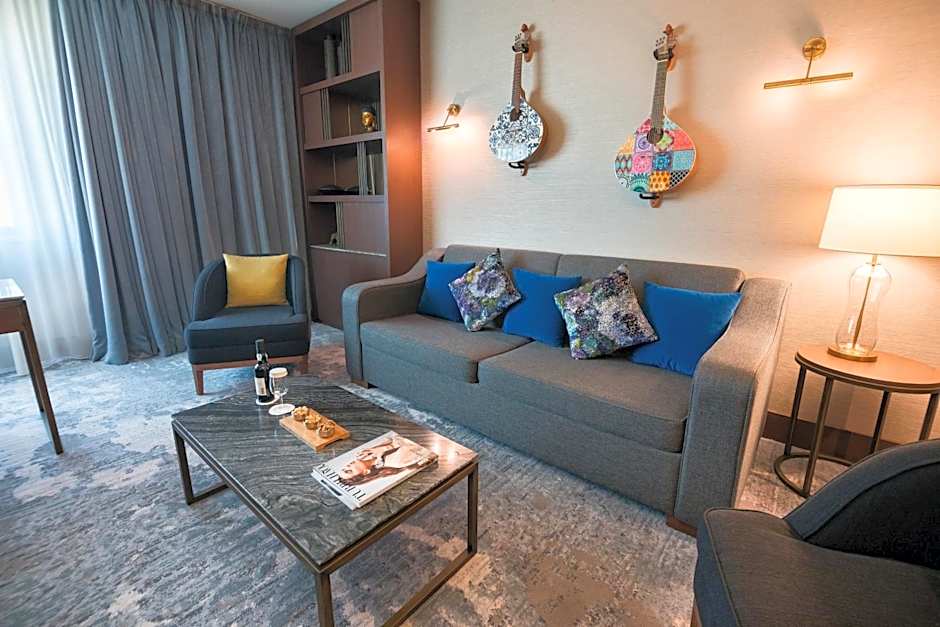 Photo 1 sur 2 de 1 Bedroom Suite