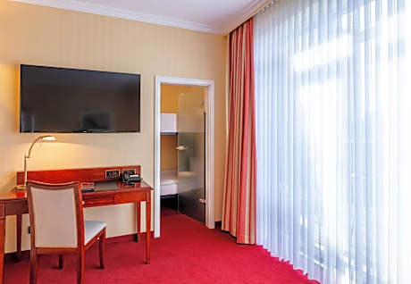 Family Suite (2 Adults + 1 Child up to 16 Year Old)