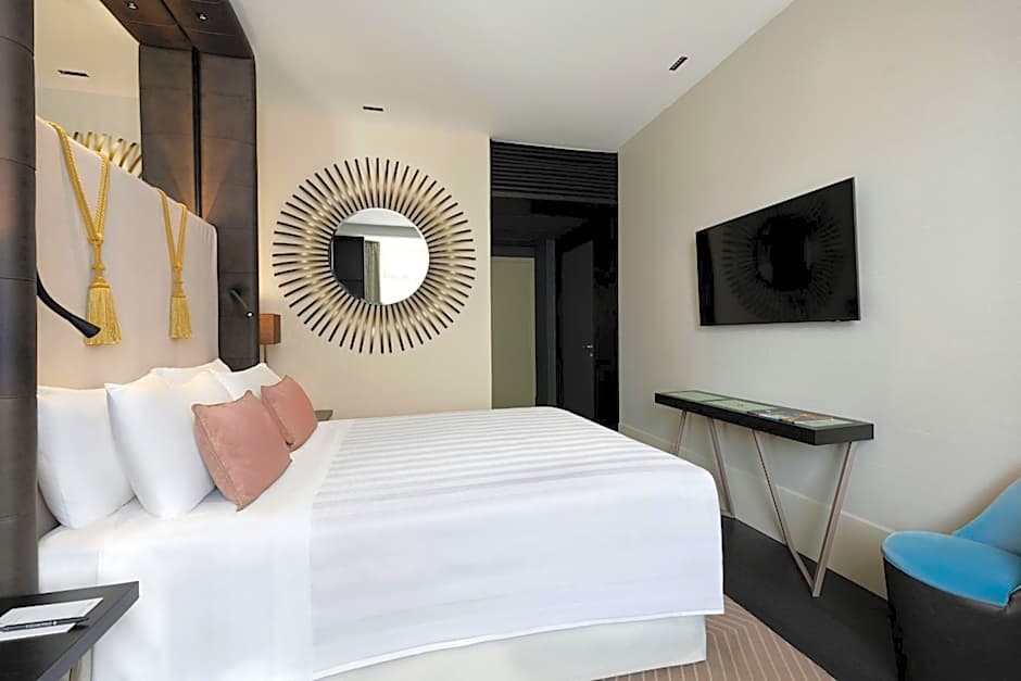 Sina Bernini Bristol, Autograph Collection