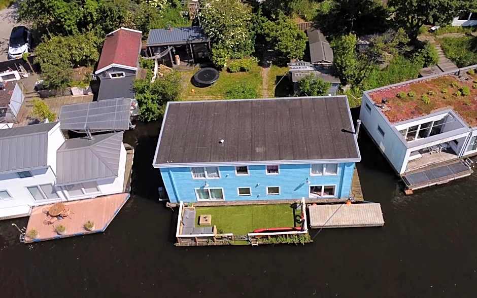 Amster Houseboat Bed without Breakfast