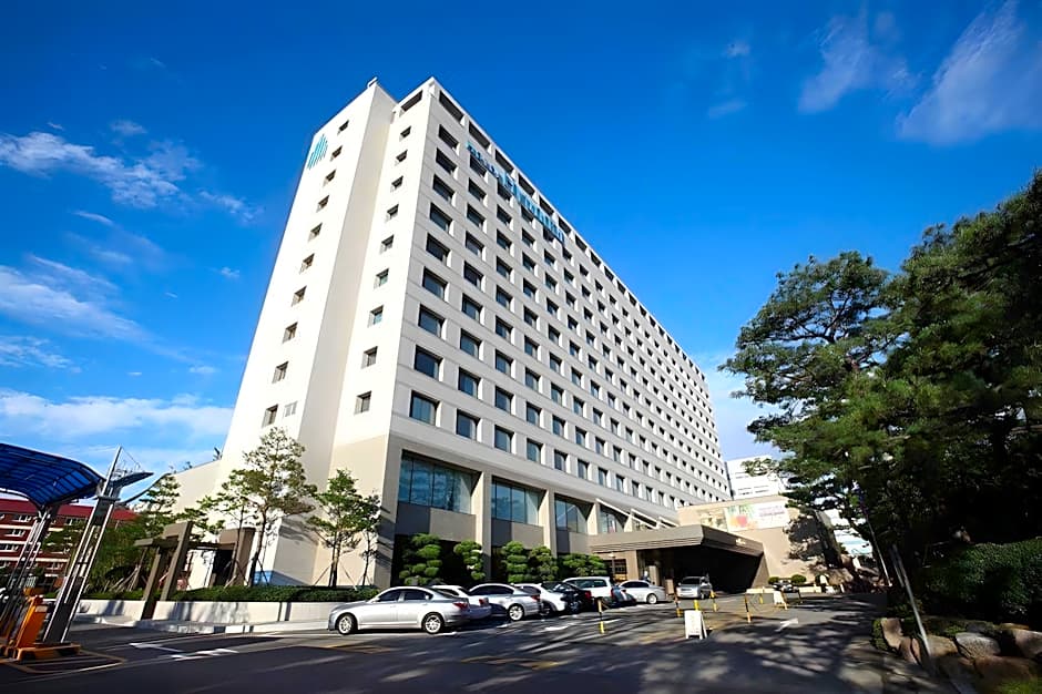 Hotel Hyundai by Lahan Ulsan