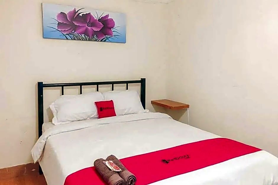 RedDoorz Syariah at Prapen Jaya Surabaya