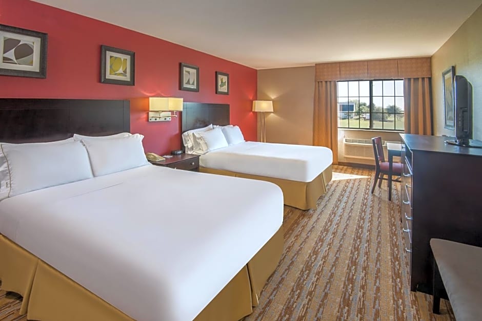 Holiday Inn Express Hotel & Suites Wauseon, an IHG Hotel