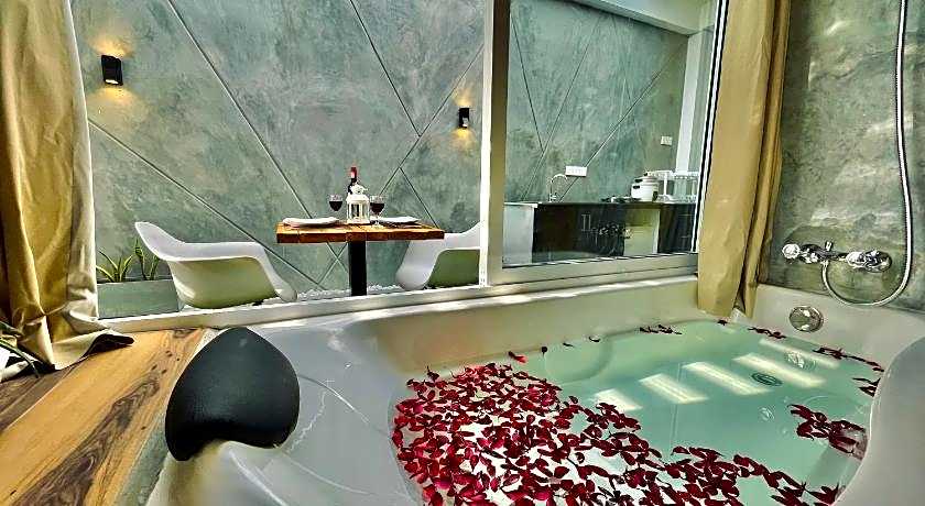8Plus Motels