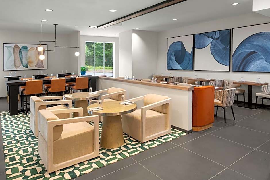 Delta Hotels by Marriott Colonial Heights
