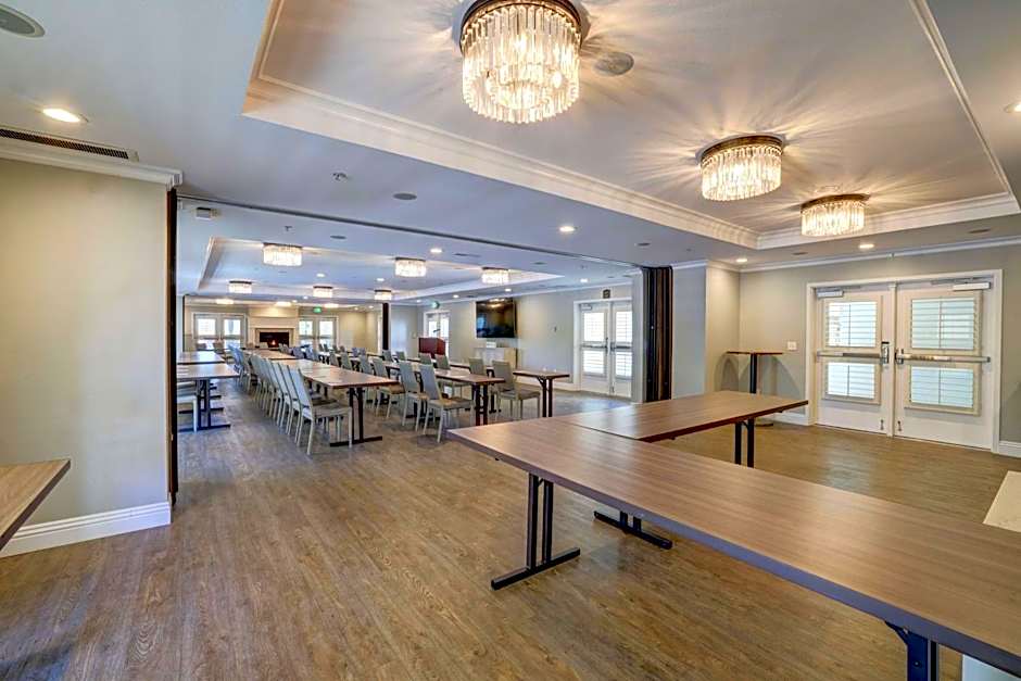 The Lodge at Healdsburg, tapestry Collection by Hilton