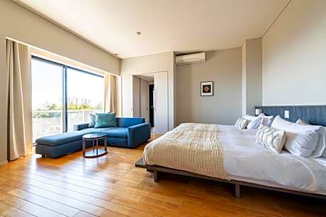 Deluxe Suite with Sea View