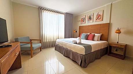 Majestic City Suites & Beach Hotel