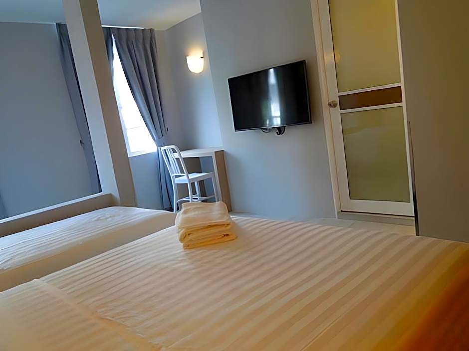 Orange Premier Hotel Taman Segar