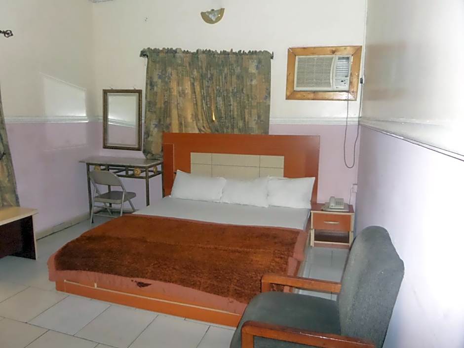 Aneio Hotel
