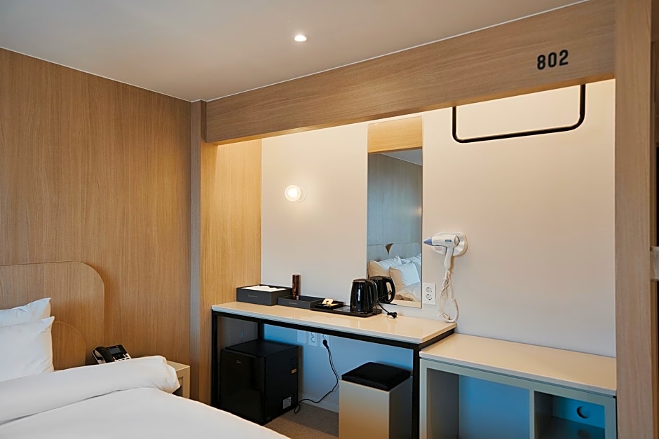 Jeonju Jungwhasan Brown Dot